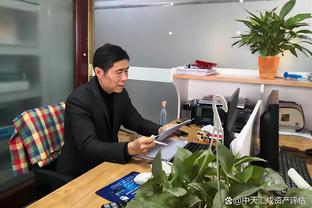 意媒公布德罗西教练组：贾科马齐担任助教，门将教练曾在罗马效力